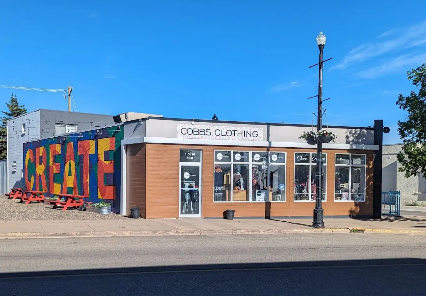 Cobb's Clothing — photo courtesy Cobb's Clothing via Visit Sylvan Lake