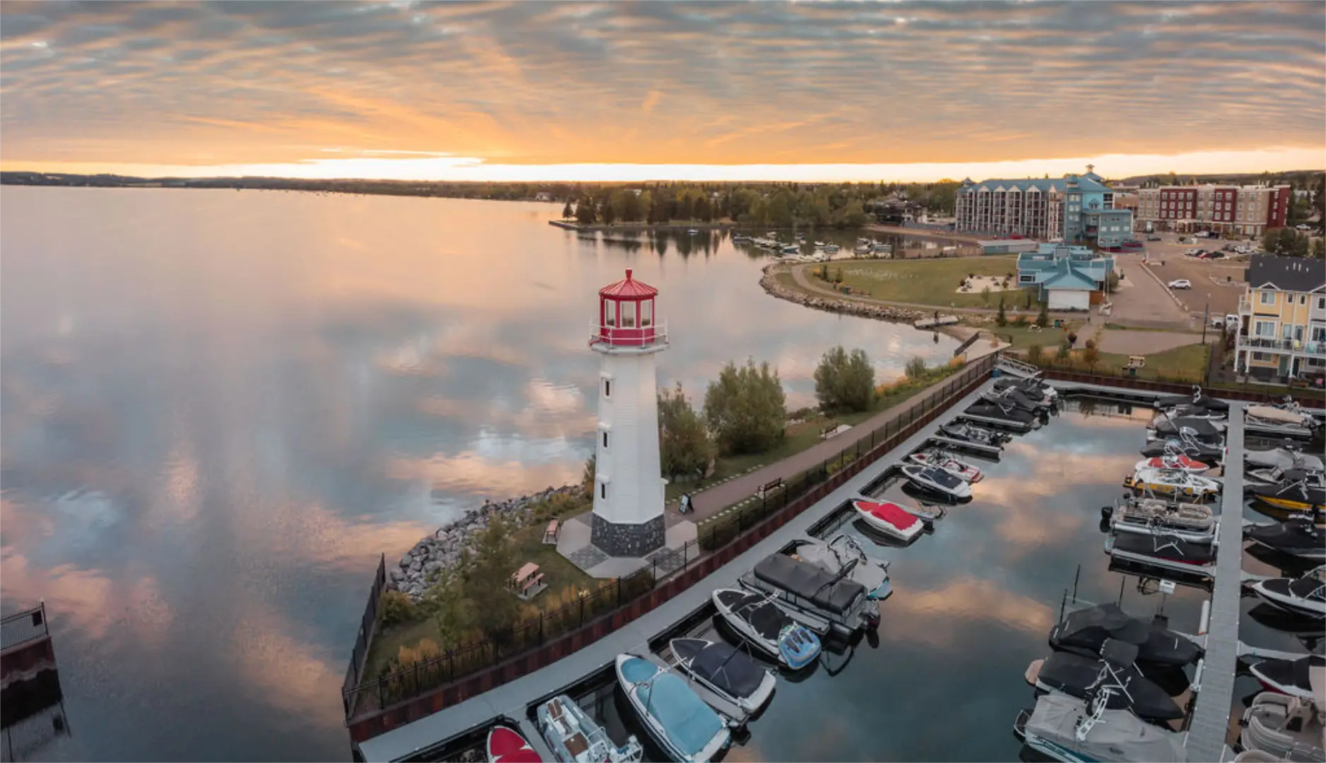 Hotels & Accommodations in Sylvan Lake